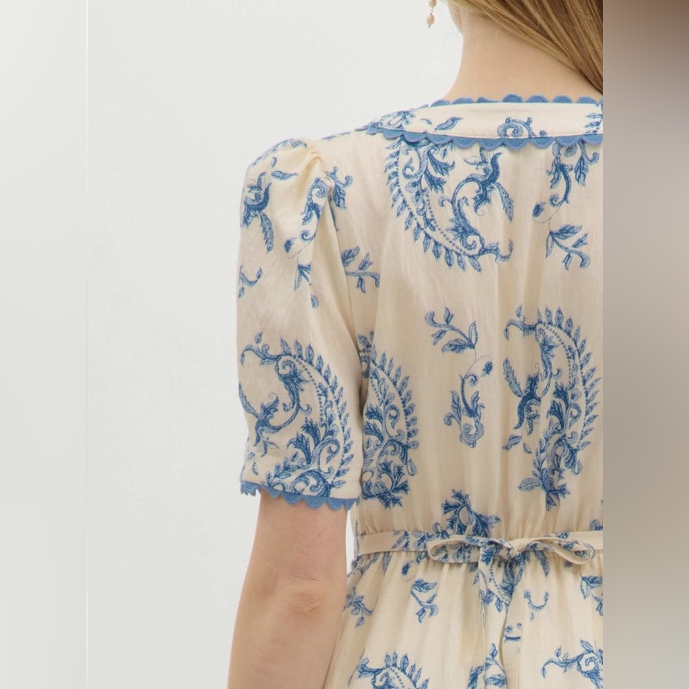 Blue & Cream V-Neck Floral Midi Dress - Picture 4 of 7